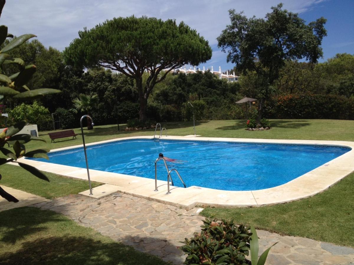 Beautiful Holiday Apartment 2 Bedroom Beach And Pool Malaga Marbella Calahonda Royale Mijas Costa Spain Luaran gambar