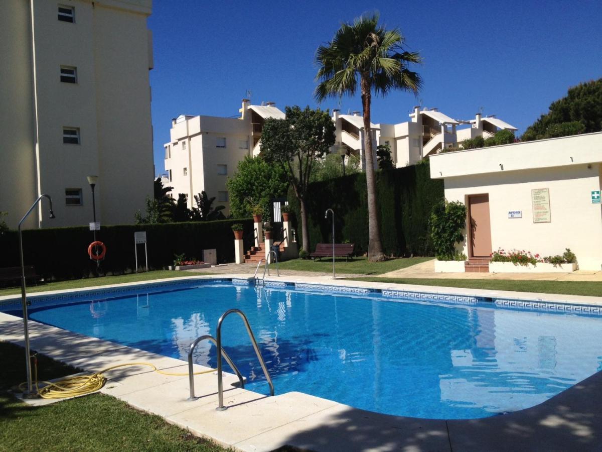 Beautiful Holiday Apartment 2 Bedroom Beach And Pool Malaga Marbella Calahonda Royale Mijas Costa Spain Luaran gambar